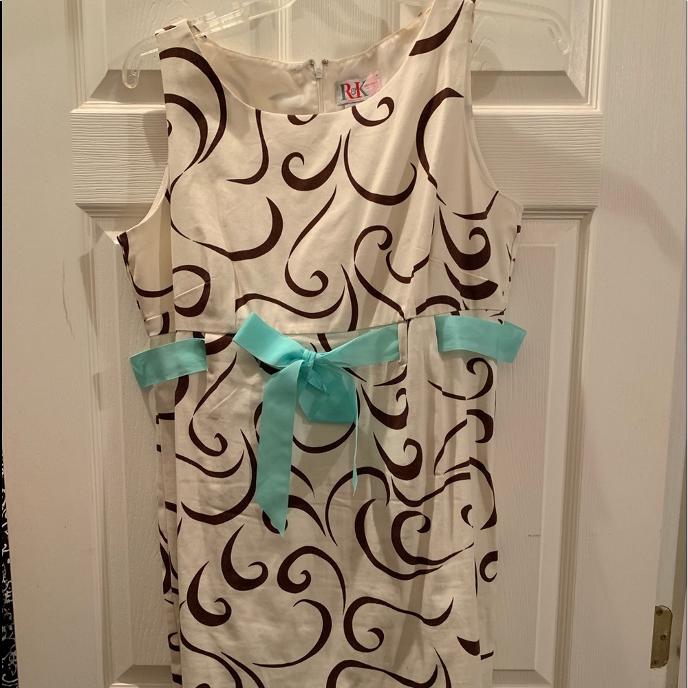 Sleeveless dress